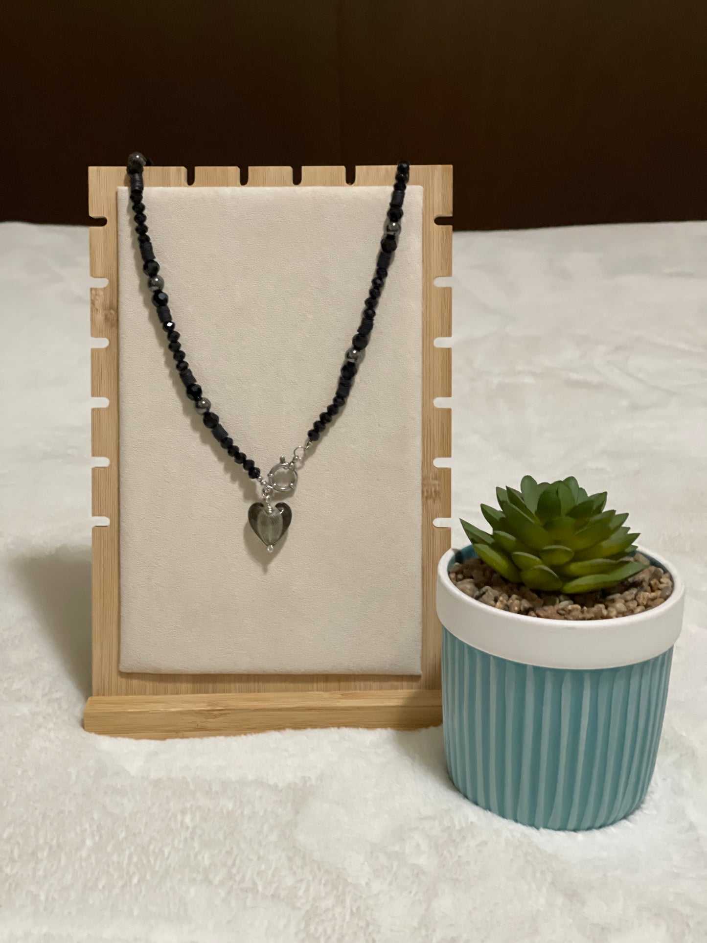 Collar con piedra de corazón