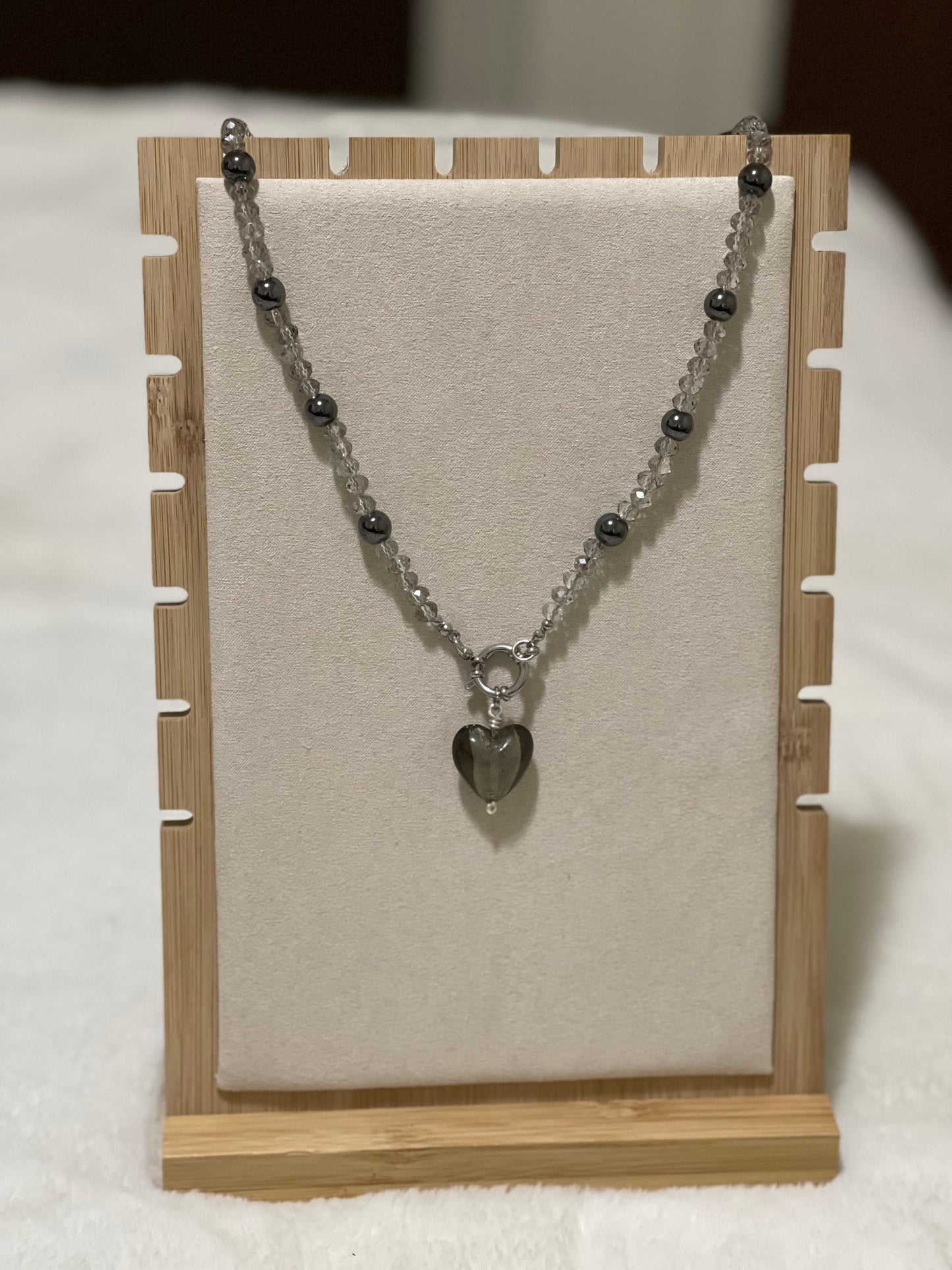 Collar con piedra de corazón